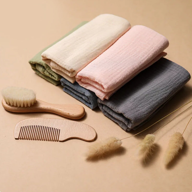 Ensemble de lot serviettes de bain en coton 100%, une brosse de bain en bois doux et une peigne pour enfants