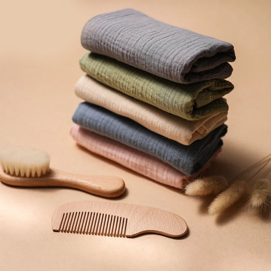 Ensemble de lot serviettes de bain en coton 100%, une brosse de bain en bois doux et une peigne pour enfants