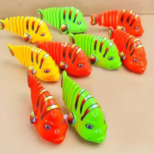 Jouets poissons en plastique en mouvement