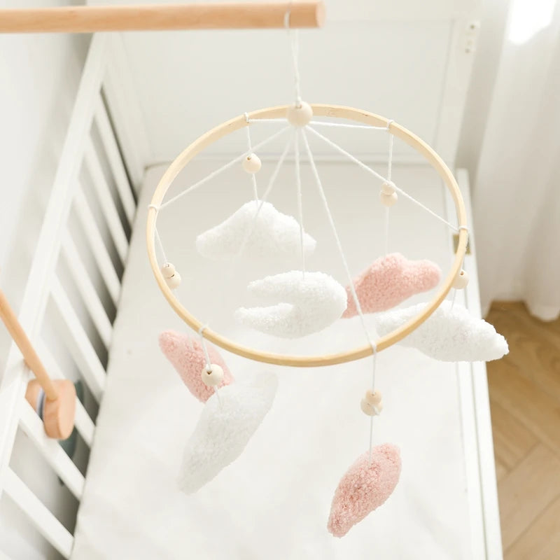 Mobile Suspendu Musical en Bois – Oursons Câlins pour Berceau Bébé