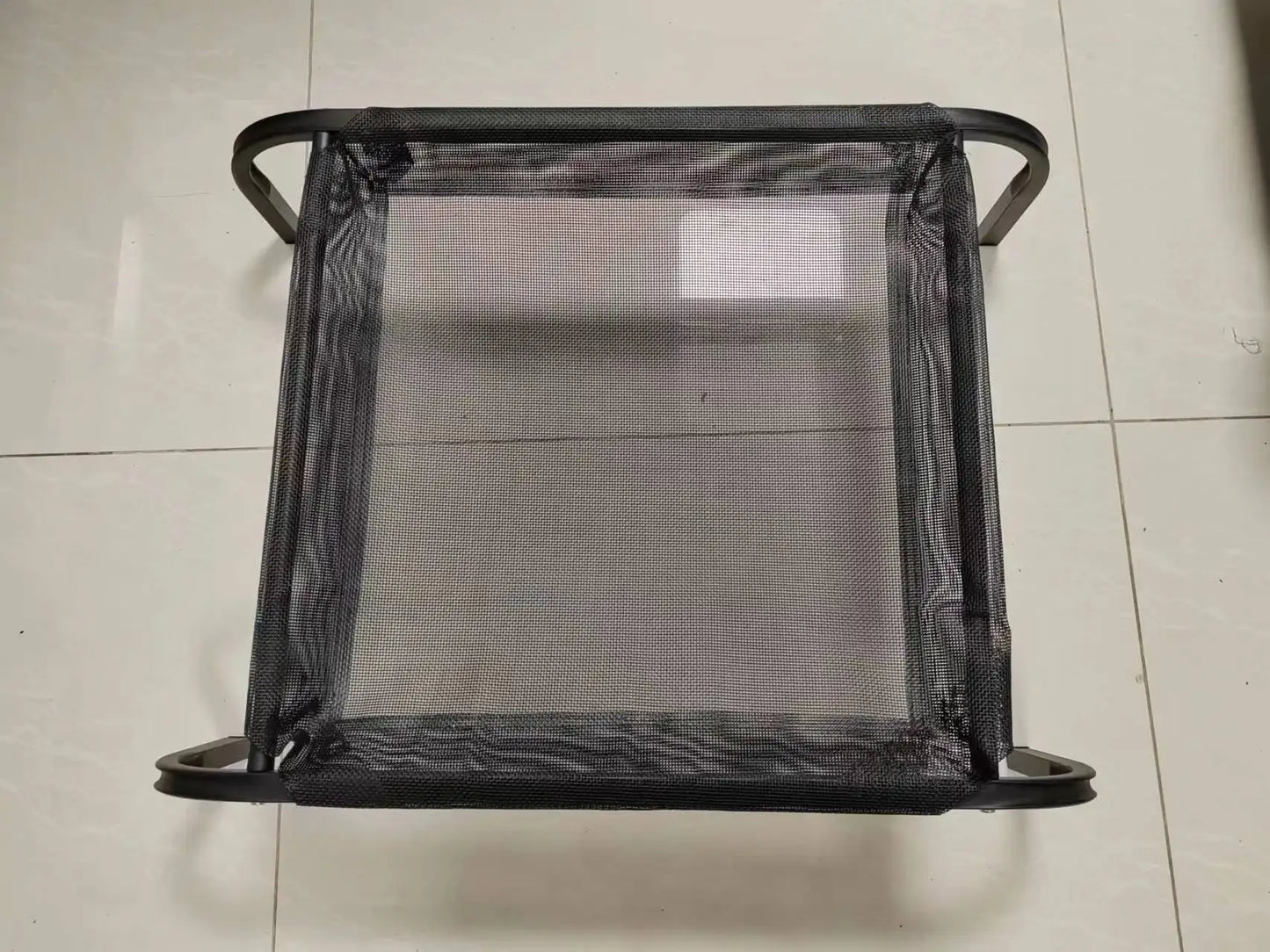 Lit surélevé multifonctions pour chien, en tissu mesh respirant, et lavable