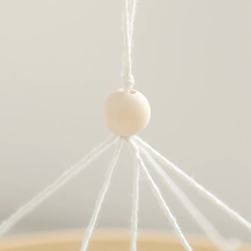 Mobile Suspendu Musical en Bois – Oursons Câlins pour Berceau Bébé