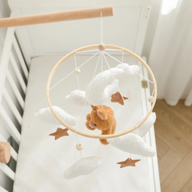 Mobile Suspendu Musical en Bois – Oursons Câlins pour Berceau Bébé