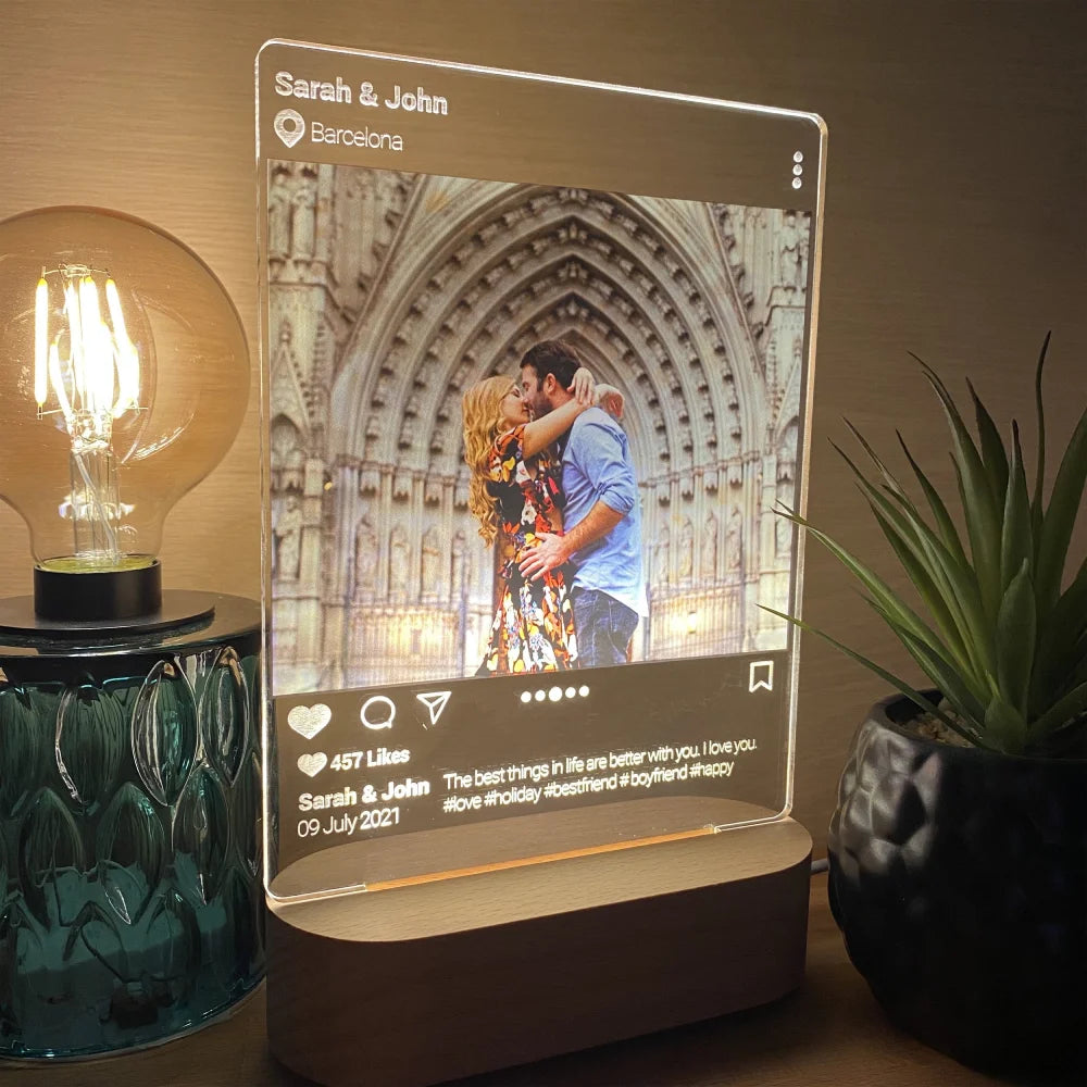 Lampe LED personnalisée en style 3D avec photo entre couples, enfants, amis et famille.