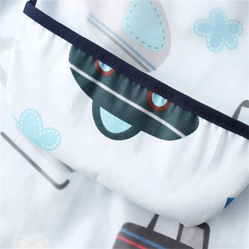 Waterproof bibs for newborns aged 0 to 2 years